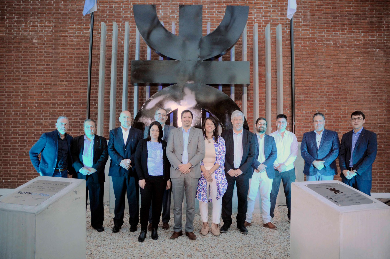 UTN FRLP - Vista externa del frente de la facultad