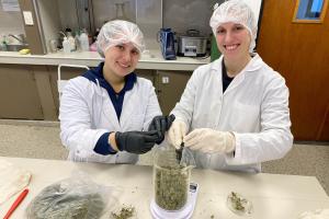 La UTN y entidades adherentes crearon el primer consorcio de investigación y desarrollo en Cannabis