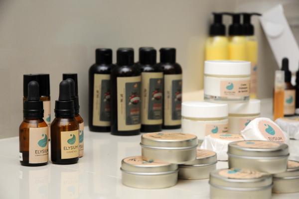 Creación del Centro de Investigaciones Agrobiotecnológicas (CIAB) en la Facultad Regional La Plata.